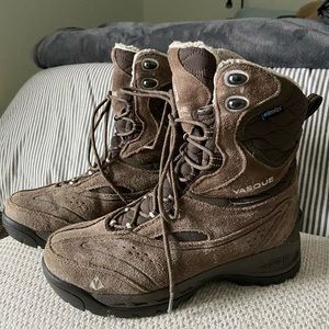 Basque Women’s Pow Pow 2 Ultra Dry Insulated Waterproof Hiking Boot, size 8